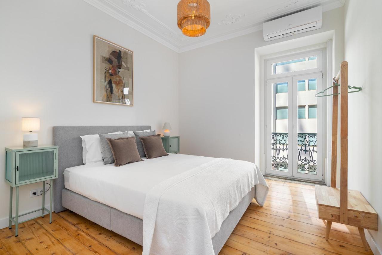 Whome - Brand New Luxury 4-bed With Riverside Views & Ac Apartamento