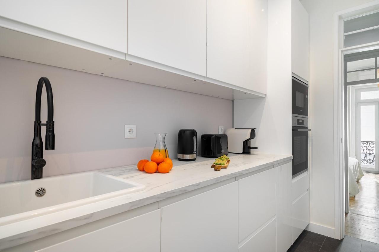 Apartment Whome - Brand New Luxury 4-bed With Riverside Views & Ac Lisbon